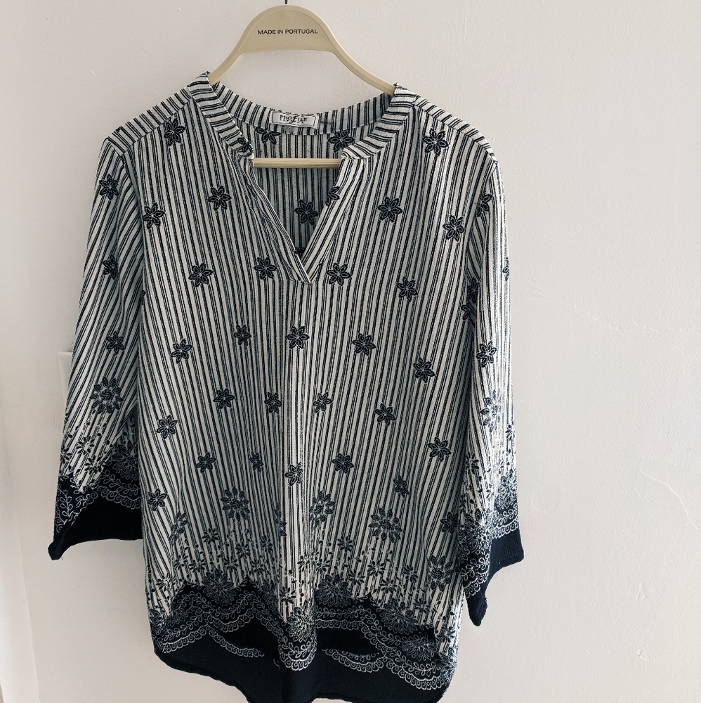 Profile Apparel silky patterned top